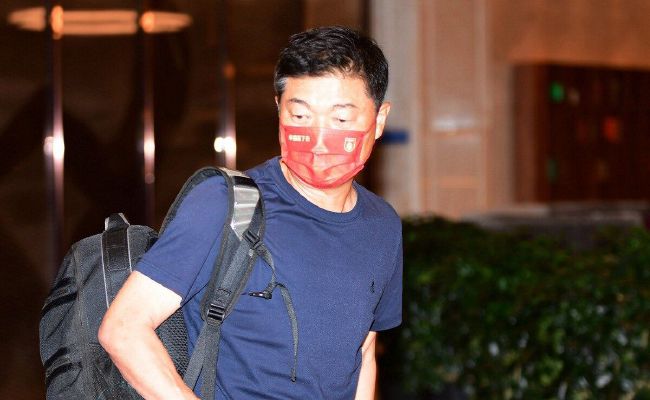 最新曝光的制作特辑揭秘了导演郑晓龙如何带领一支;细节控的专业化团队，在不同视角的碰撞与交流中，将;图兰朵从欧洲歌剧界的明珠，;复位为极富东方意蕴的爱情故事